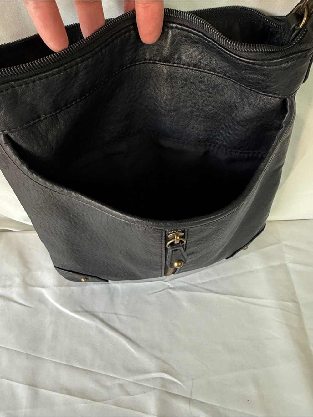 Bueno Crossbody Bag - Picture 7 of 10